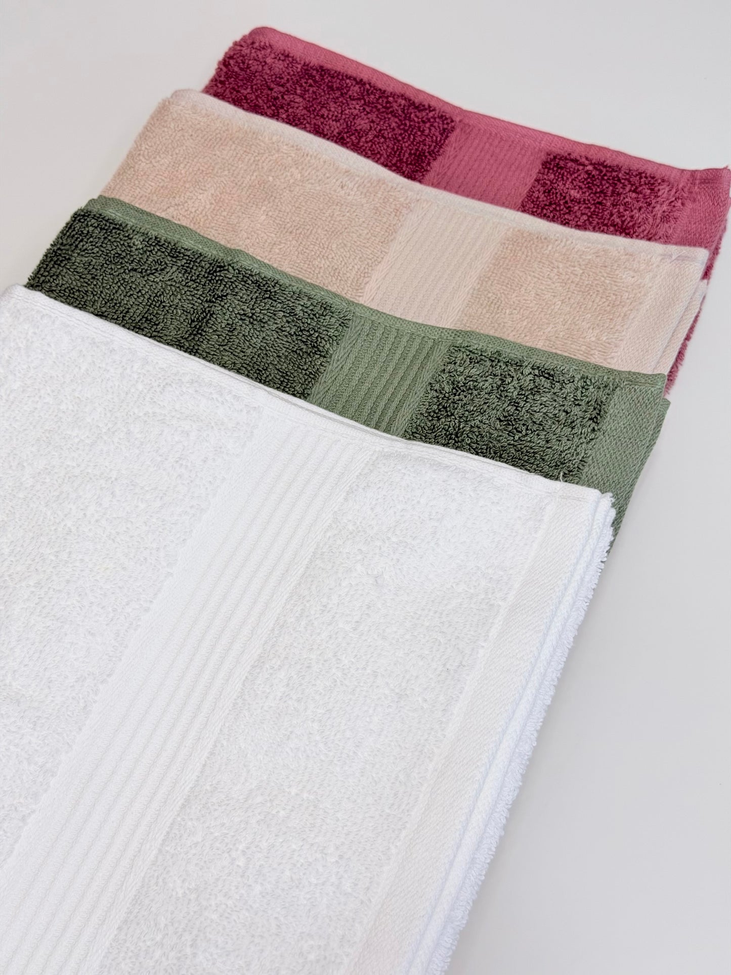 Personalized Bath Towel | Custom Embroidered Name or Initials | Luxury Cotton Towel 50×100 cm (19.7×39.4”)