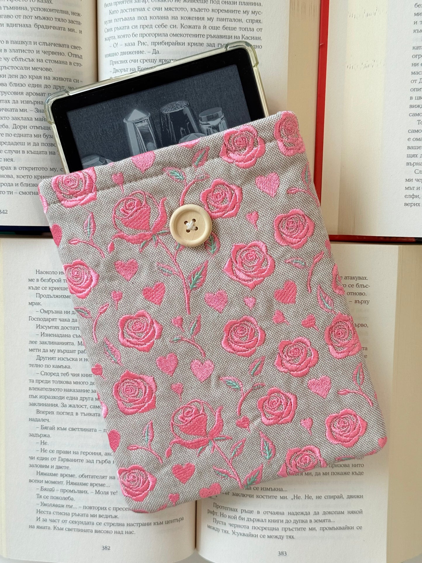 Handmade Embroidery Pink Roses Kindle Sleeve – Linen Padded E-Reader Cover, Floral Book Protector