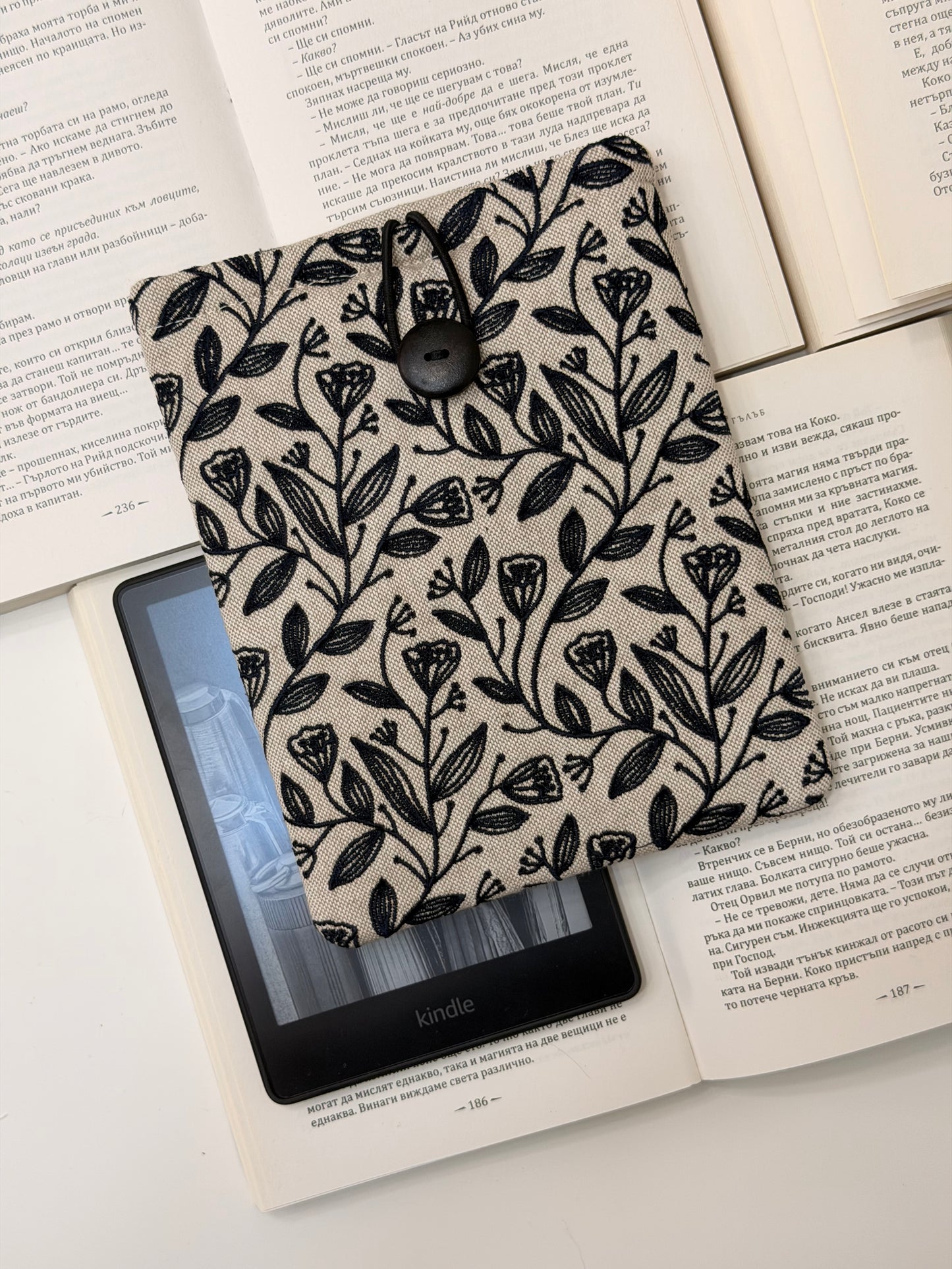 Embroidery Flower Kindle Sleeve | Lullaby Crafts World7