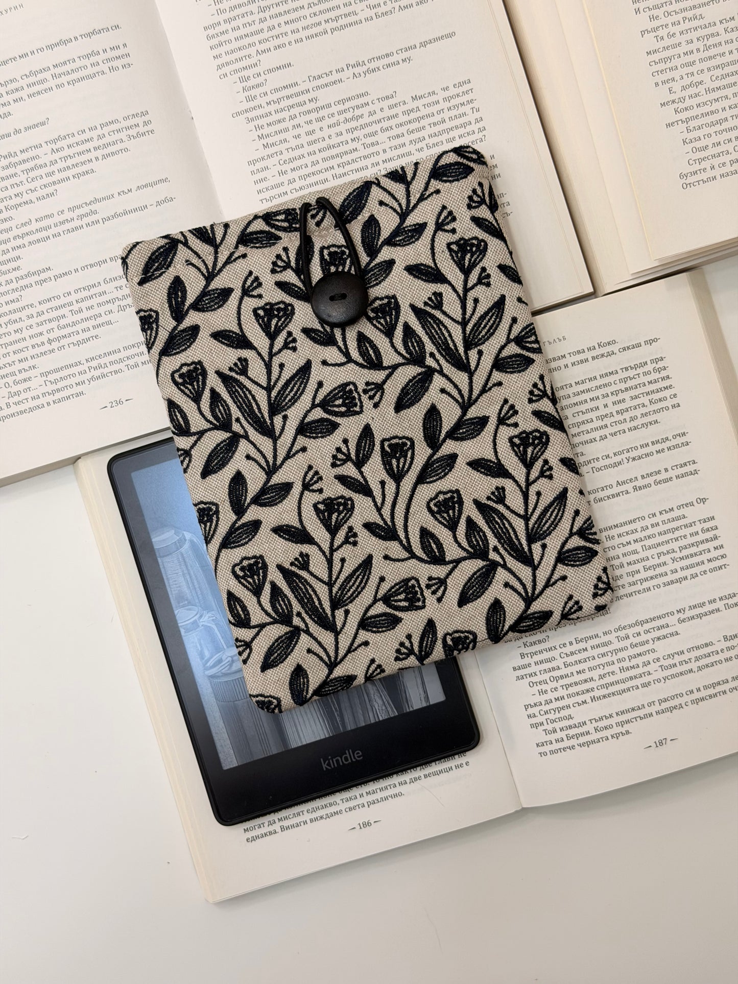 Embroidery Flower Kindle Sleeve | Lullaby Crafts World7