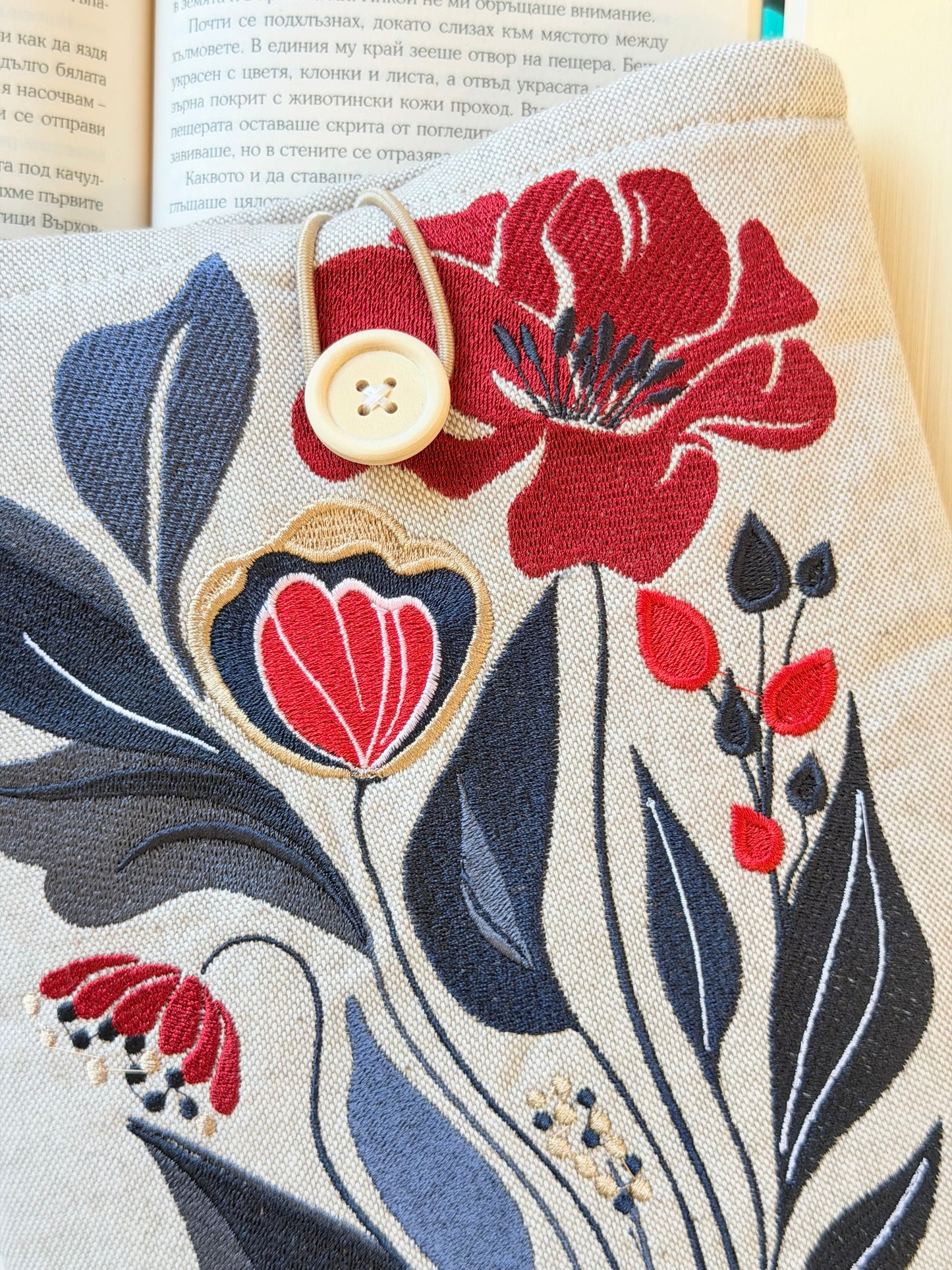 Handmade Embroidery Flower Book Sleeve, Padded Fabric Cover for Books, Kindle & E-Readers