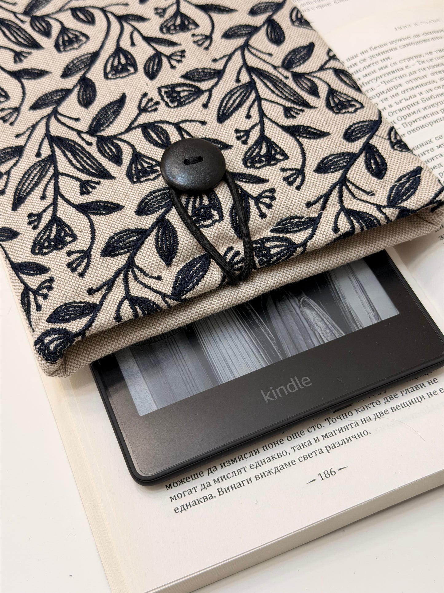 Embroidery Flower Kindle Sleeve | Lullaby Crafts World7