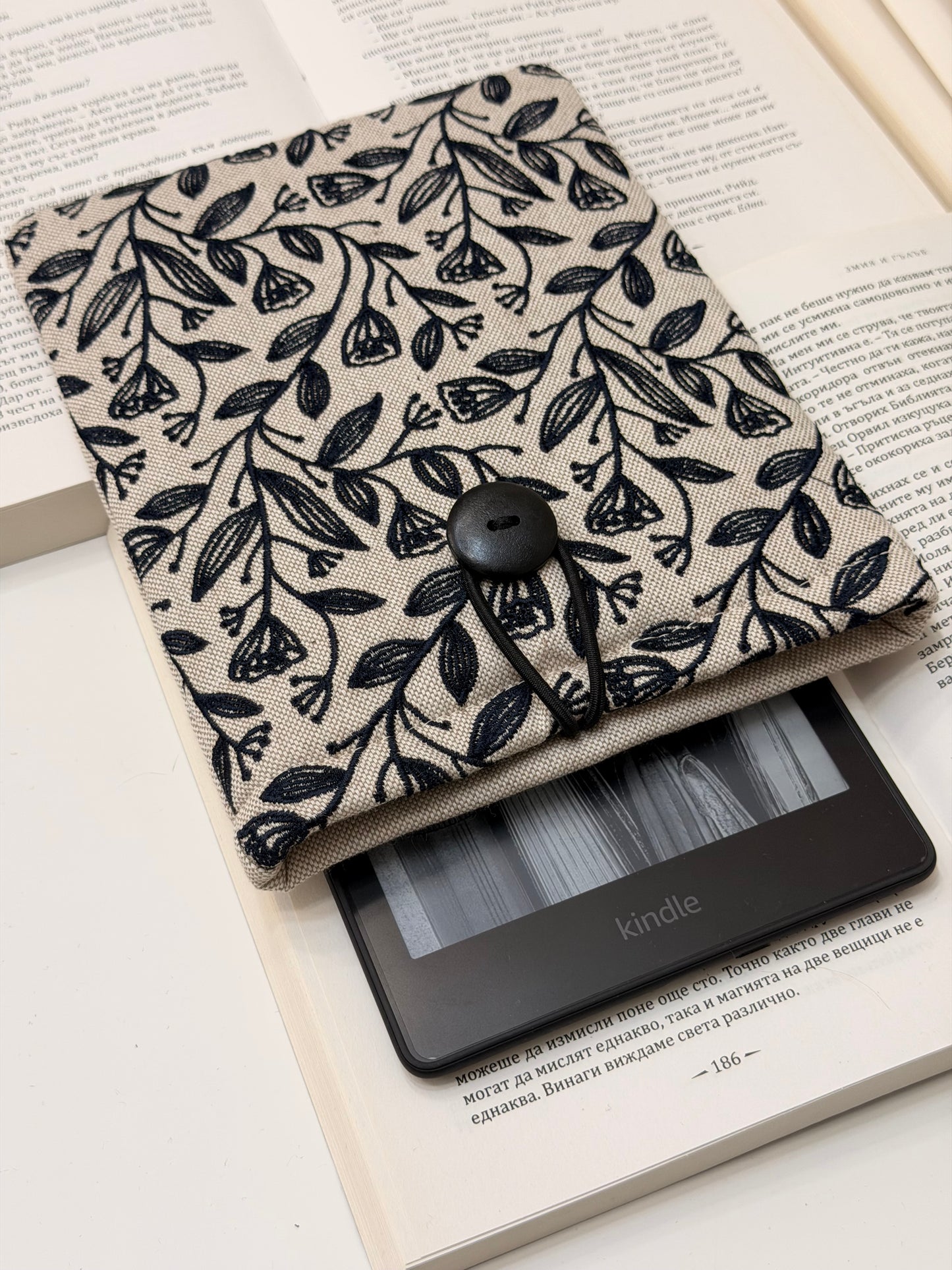 Embroidery Flower Kindle Sleeve | Lullaby Crafts World7