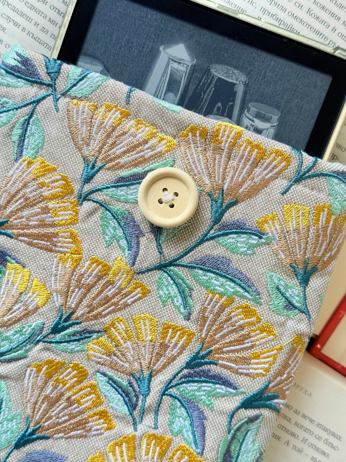 Handmade Embroidery Flower Kindle Sleeve – Padded E-Reader Cover