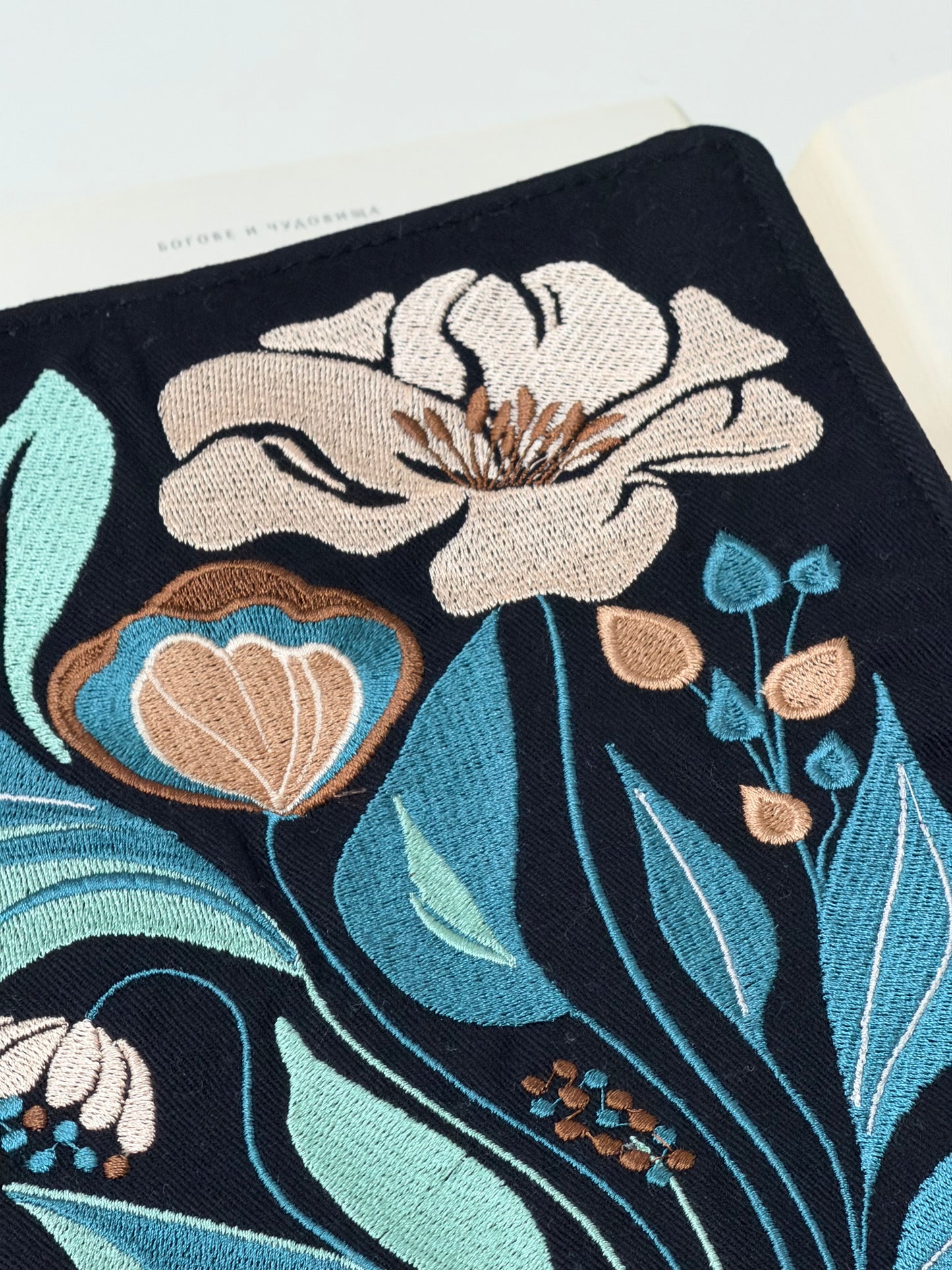 Embroidery Elegant Flower Adjustable Book Cover – Handmade Padded Linen Sleeve with Elastic Closure