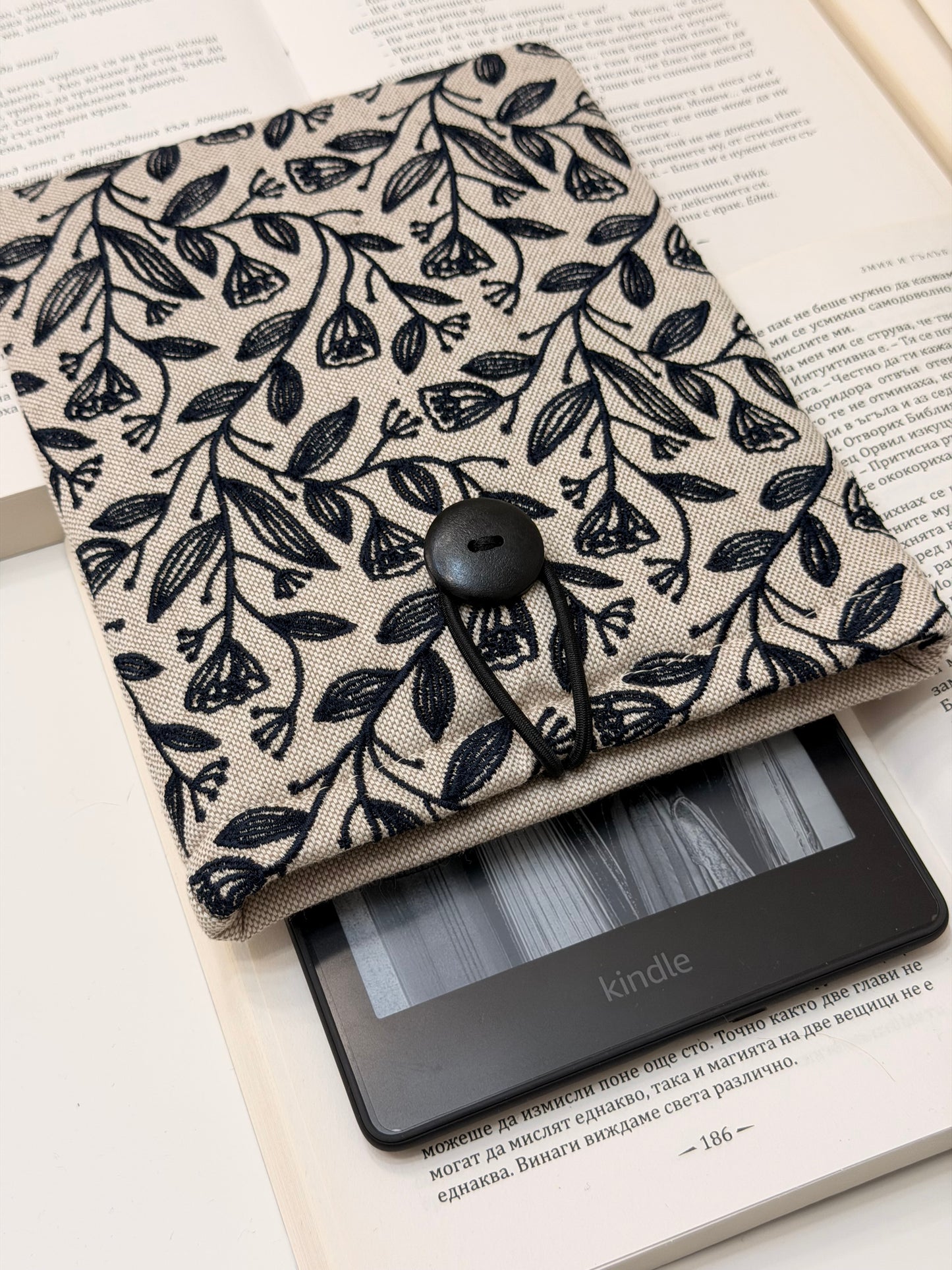 Embroidery Flower Kindle Sleeve | Lullaby Crafts World7