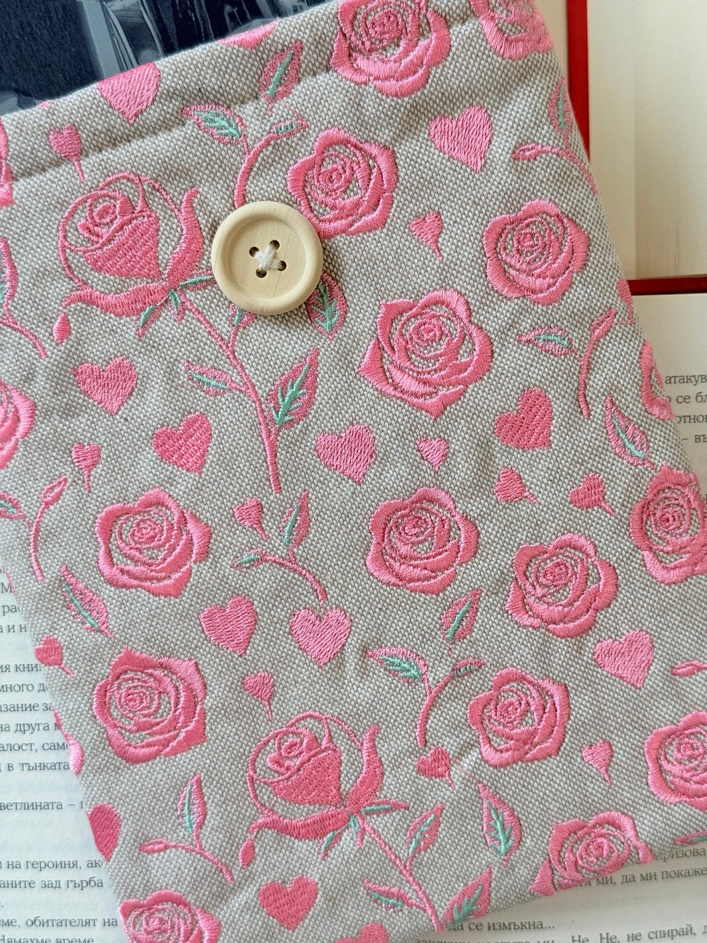 Handmade Embroidery Pink Roses Kindle Sleeve – Linen Padded E-Reader Cover, Floral Book Protector