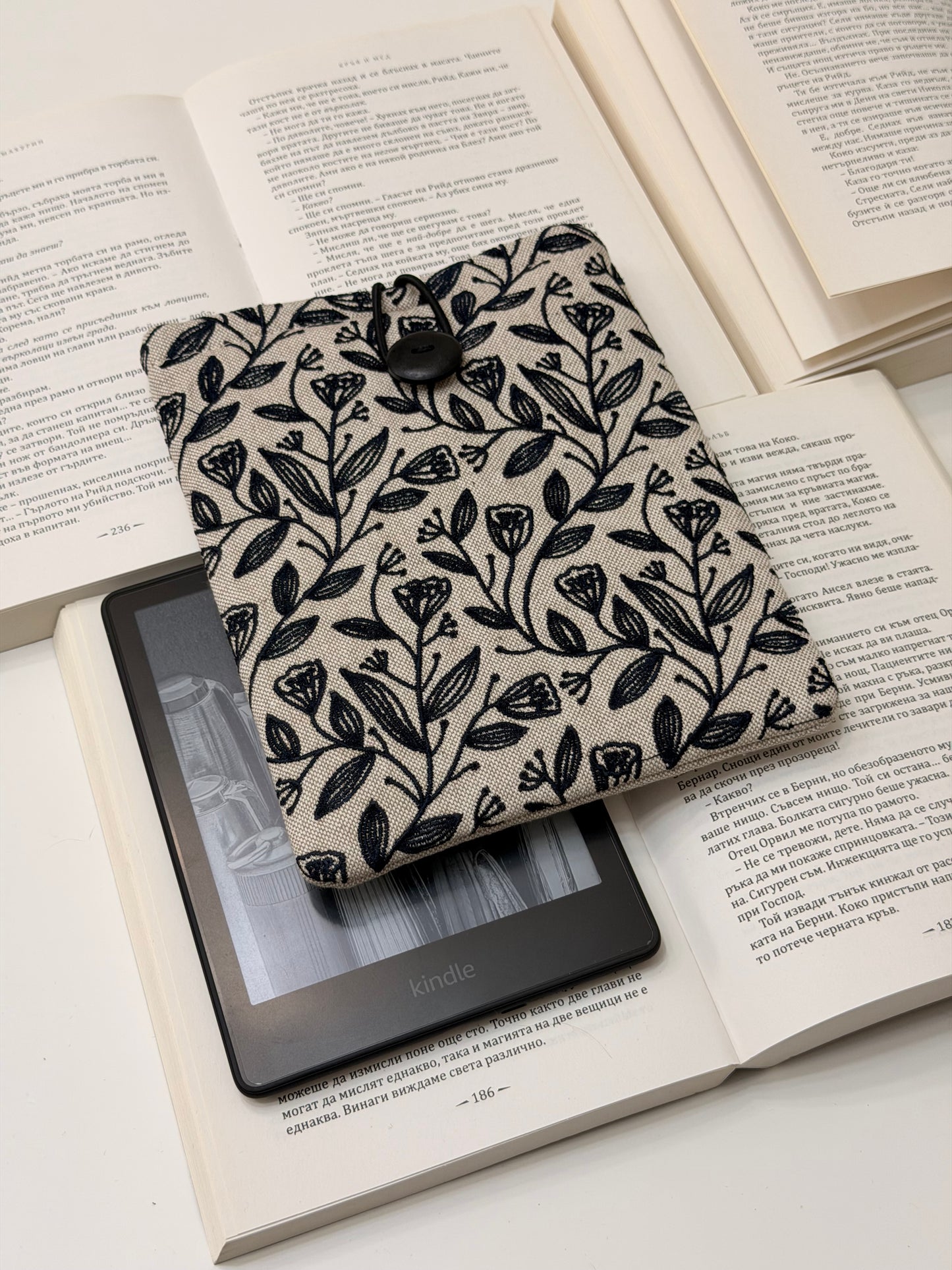 Embroidery Flower Kindle Sleeve | Lullaby Crafts World7