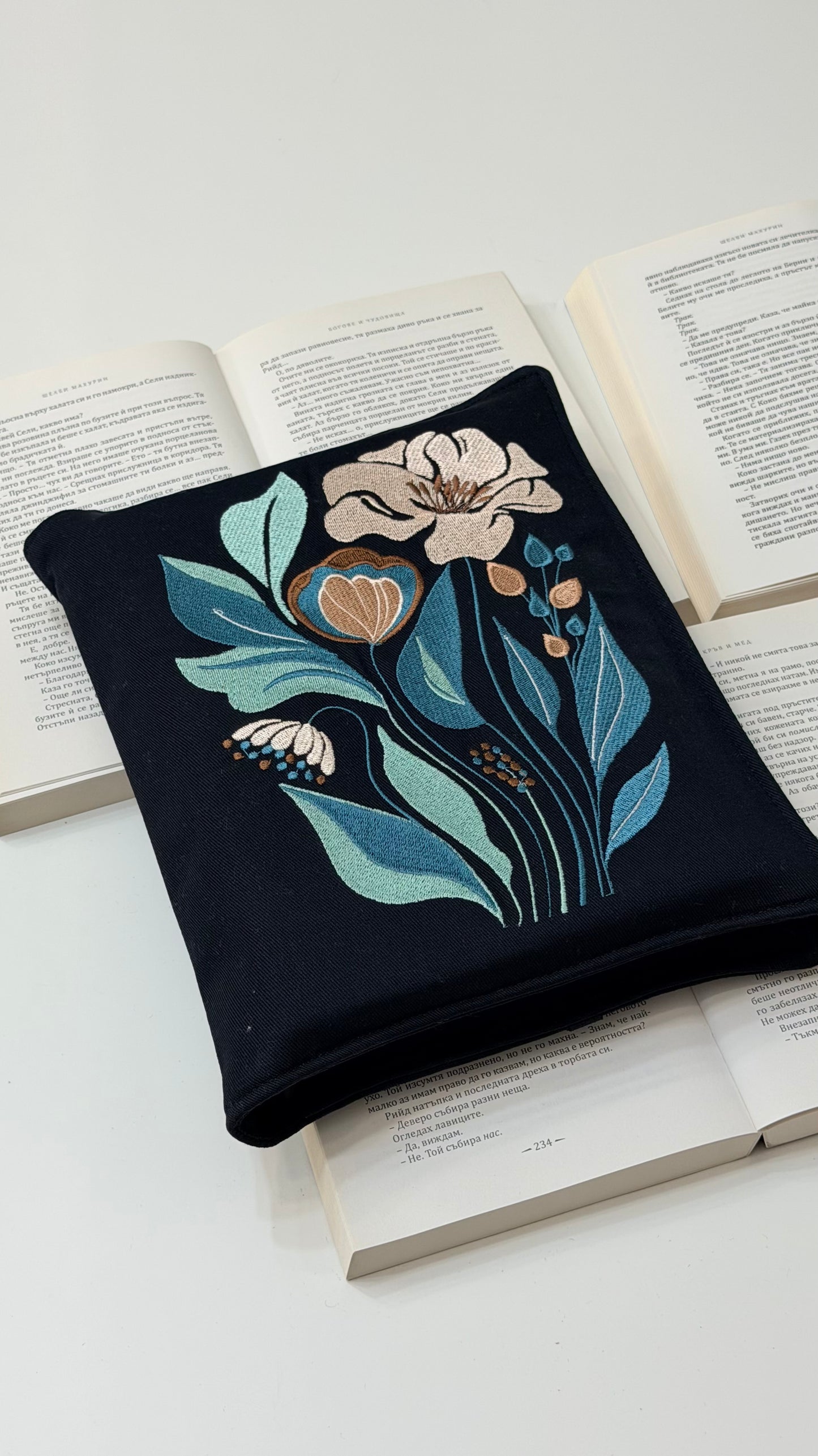 Embroidery Elegant Flower Double Book Cover – Handmade Elastic Closure Sleeve for Two Books