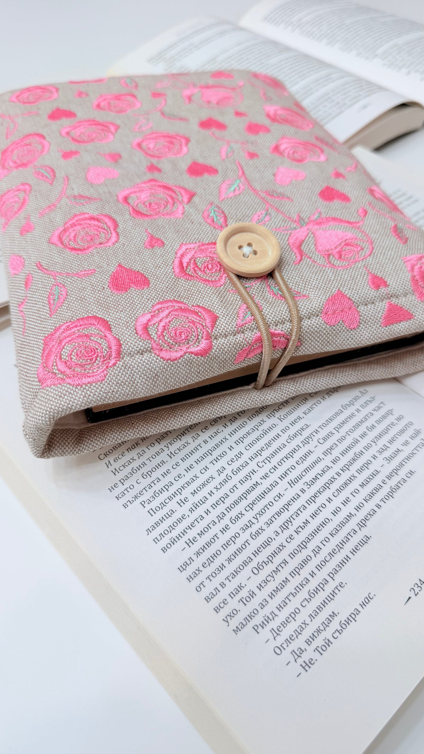 Pink Embroidery Roses Book Sleeve – Handmade Padded Linen Cover for Books and E-Readers